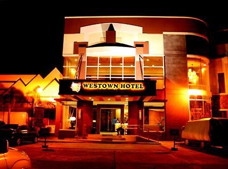 Mo2 Westown Hotel - Mandalagan Баколод Екстер'єр фото