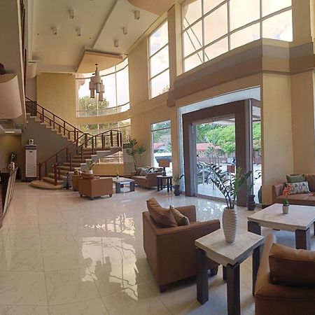 Mo2 Westown Hotel - Mandalagan Баколод Екстер'єр фото