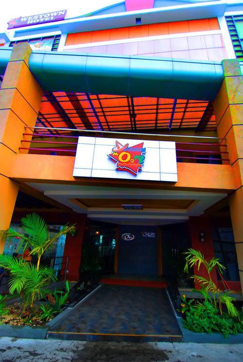 Mo2 Westown Hotel - Mandalagan Баколод Екстер'єр фото
