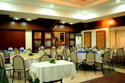 Mo2 Westown Hotel - Mandalagan Баколод Екстер'єр фото