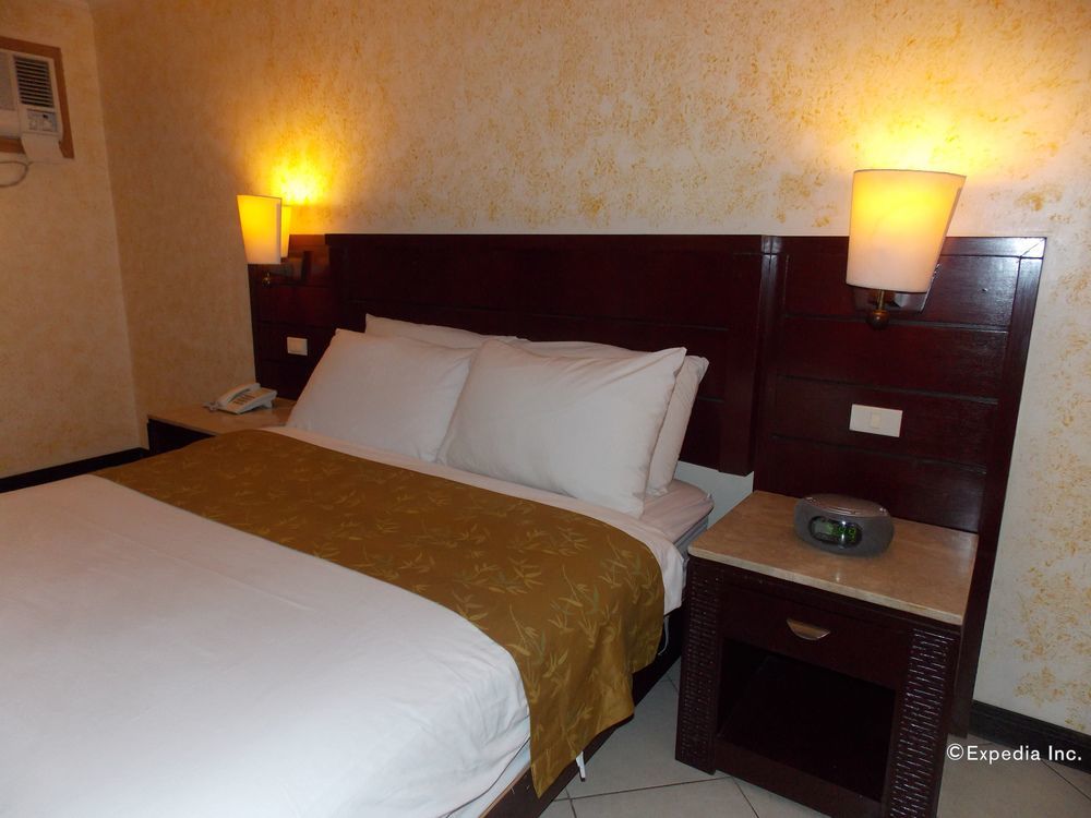 Mo2 Westown Hotel - Mandalagan Баколод Екстер'єр фото